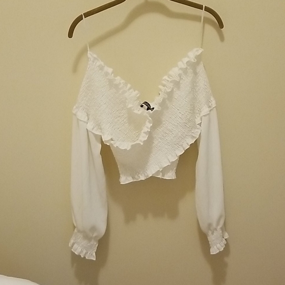 Boohoo Shirred Bardot Top - Picture 3 of 10